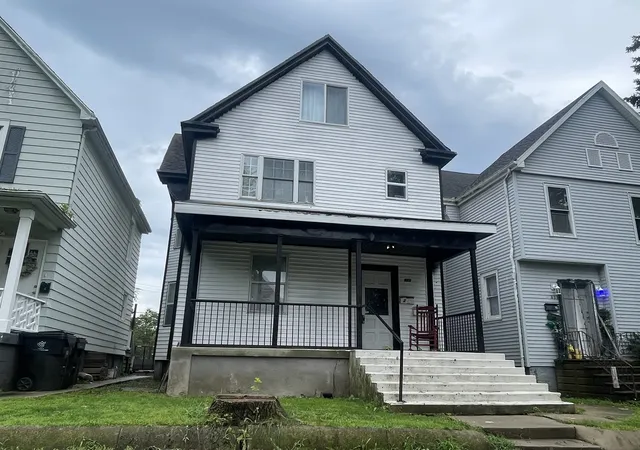 815-e-jefferson-st-bloomington-il-61701/hzid_af614ddf