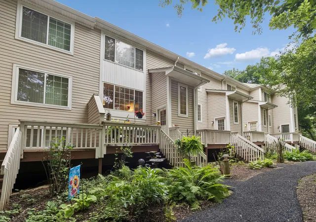 257-w-whispering-oaks-ln-257-round-lake-il-60073/hzid_a3df7204