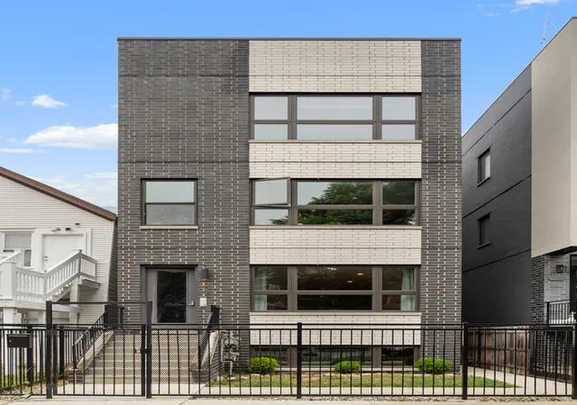3026-w-lyndale-st-1-chicago-il-60647/hzid_8318bdeb
