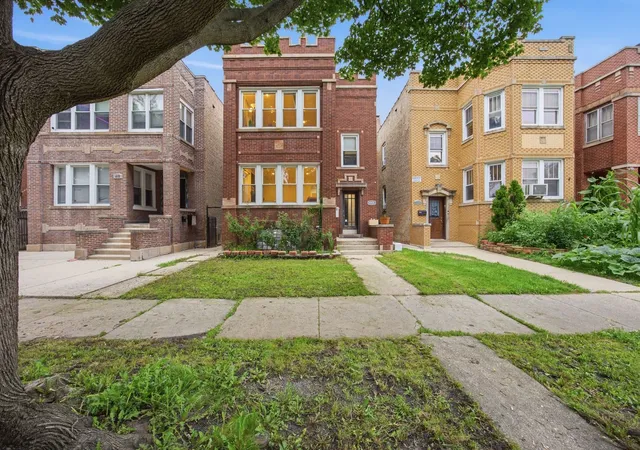 4836-w-barry-ave-chicago-il-60641/hzid_4e4e12d8