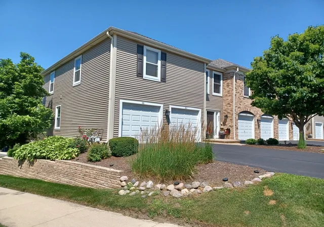 477-village-green-rd-201a-naperville-il-60540/hzid_8019d9d6