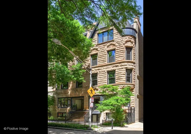82-e-elm-st-1-chicago-il-60611/hzid_766b3ade