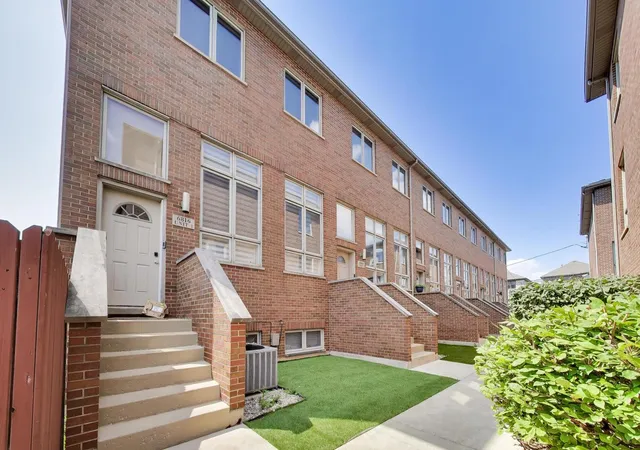 6816-w-65th-street-2-chicago-il-60638/hzid_92b28ecb