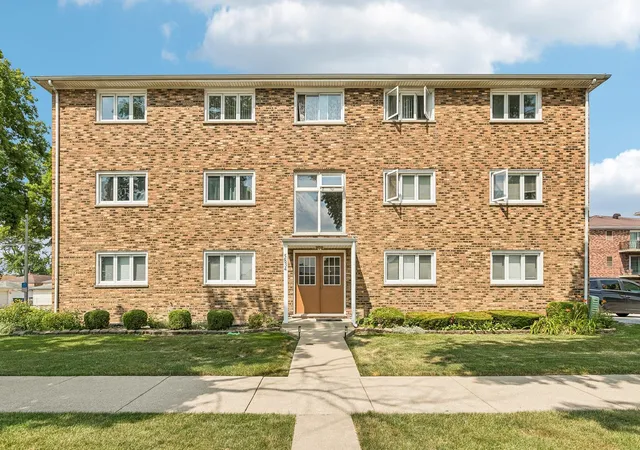 5834-w-77th-street-102-burbank-il-60459/hzid_2ec72835