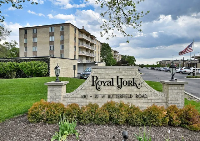 110-w-butterfield-rd-302s-elmhurst-il-60126/hzid_88fa73ed