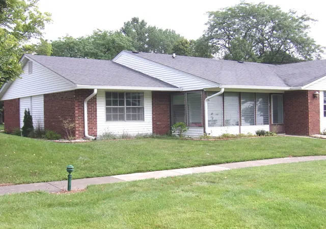 7405-clarendon-ct-073-fox-lake-il-60020/hzid_efaebf83
