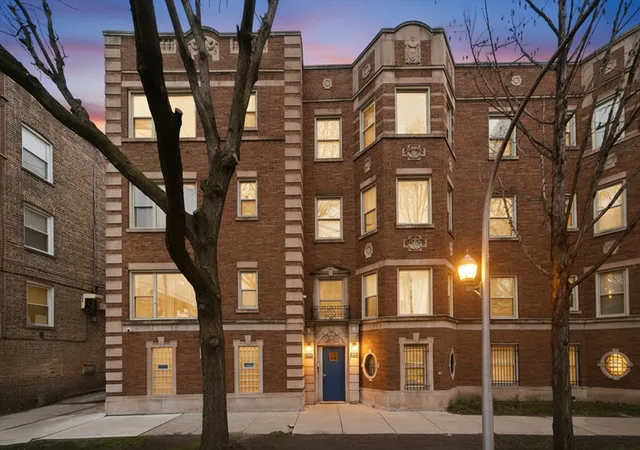 850-e-82nd-street-3-chicago-il-60619/hzid_ab69820f