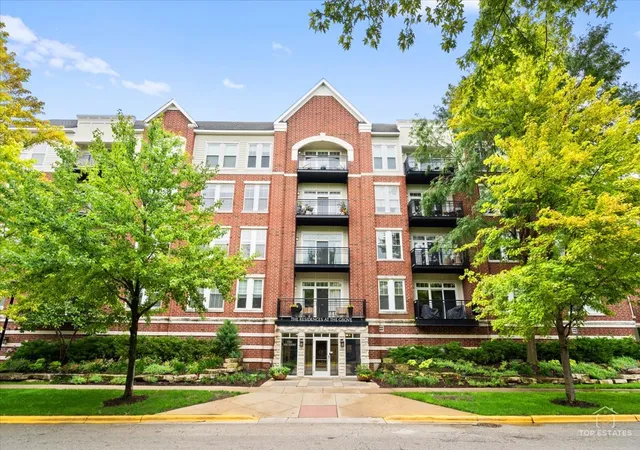7753-van-buren-st-303-forest-park-il-60130/hzid_5d2162be