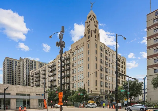 758-n-larrabee-st-425-chicago-il-60654/hzid_849f46aa