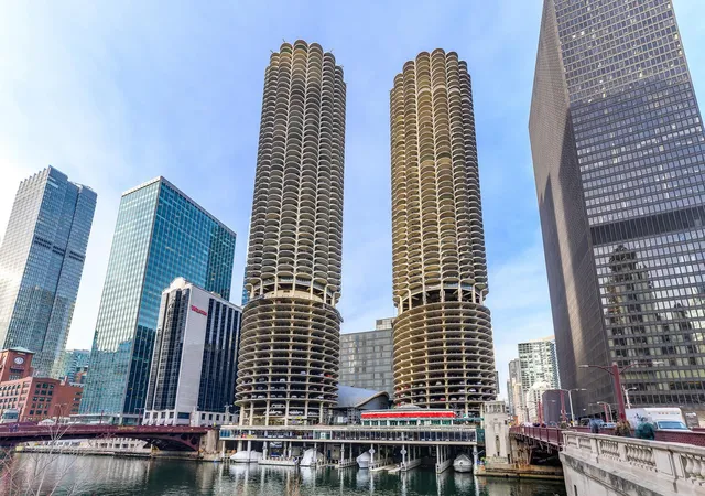 300-n-state-st-4709-chicago-il-60654/hzid_c892d7d7