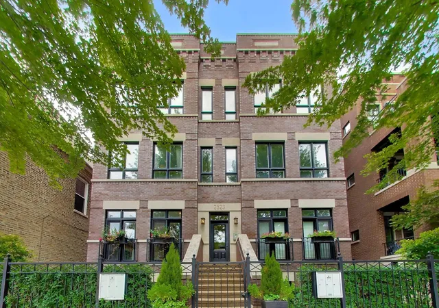2523-n-southport-ave-1n-chicago-il-60614/hzid_b5db901b