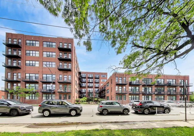 2323-w-pershing-rd-609-chicago-il-60609/hzid_b58c0082