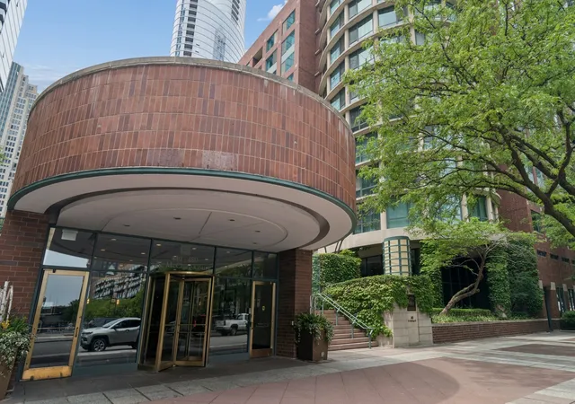 480-n-mcclurg-ct-413-chicago-il-60611/hzid_8493c347
