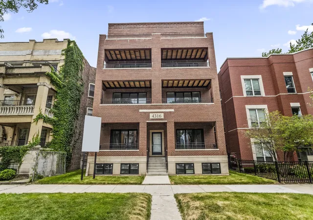 4316-s-michigan-ave-1n-chicago-il-60653/hzid_8f2b8917