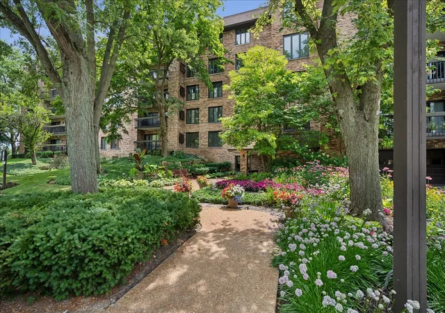 3741-mission-hills-rd-208-northbrook-il-60062/hzid_a0246f3d