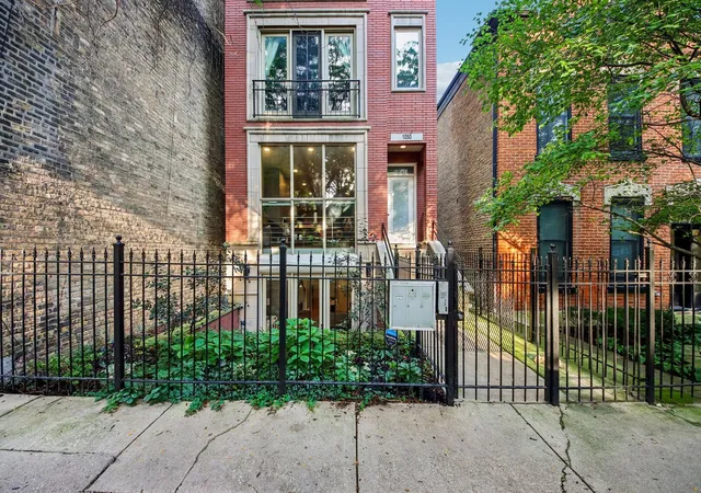 1050-n-marshfield-ave-1-chicago-il-60622/hzid_1796c5ca
