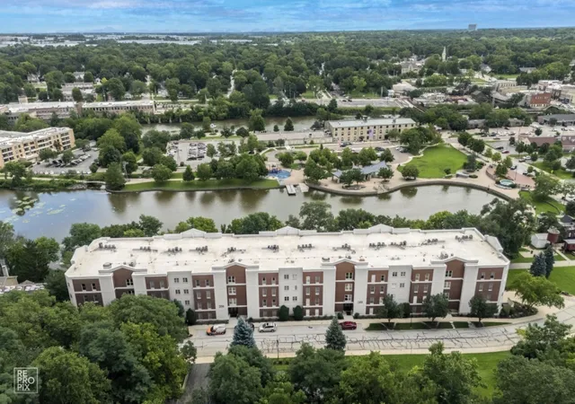 218-n-water-st-203-batavia-il-60510/hzid_ca504107