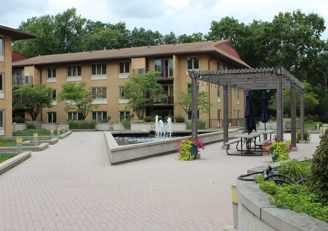 2400-w-talcott-rd-223-park-ridge-il-60068/hzid_1eae37da