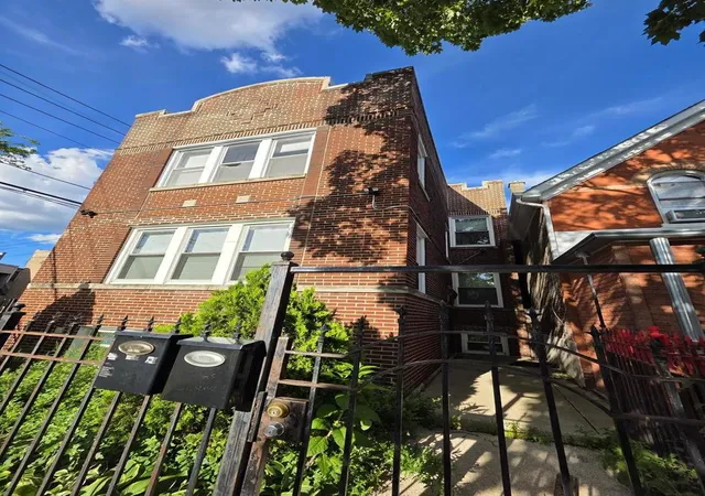 1543-n-avers-ave-chicago-il-60651/hzid_fd8dc9b2