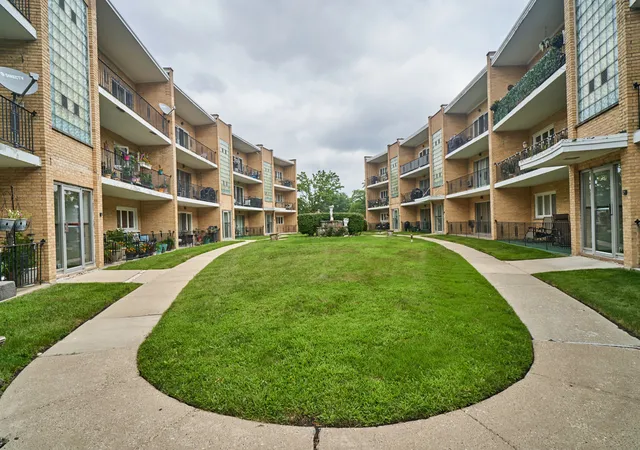 10316-s-pulaski-rd-203-oak-lawn-il-60453/hzid_ef8f331d