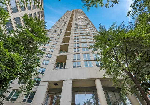 345-n-la-salle-dr-3604-chicago-il-60654/hzid_70e073f6