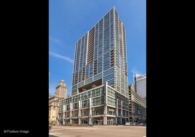 8-e-randolph-st-2105-chicago-il-60601/hzid_aeb134e9