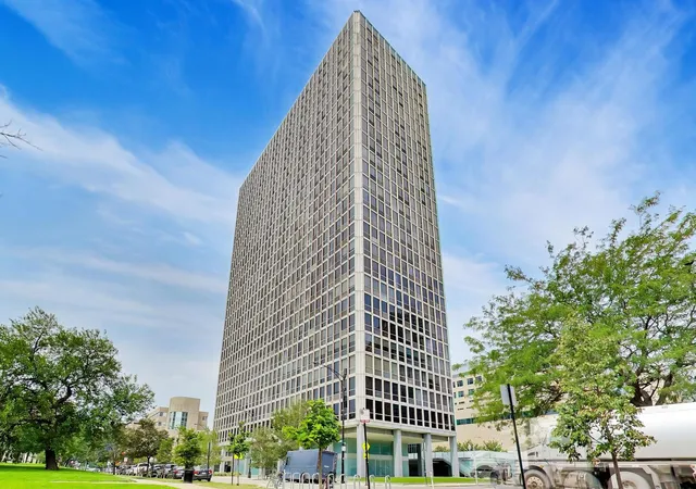 330-w-diversey-pkwy-902-04-chicago-il-60657/hzid_5db31b67