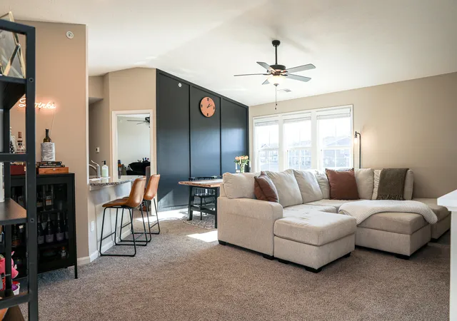 2418-arezzo-st-ft-mitchell-ky-41017/hzid_2e429fb8
