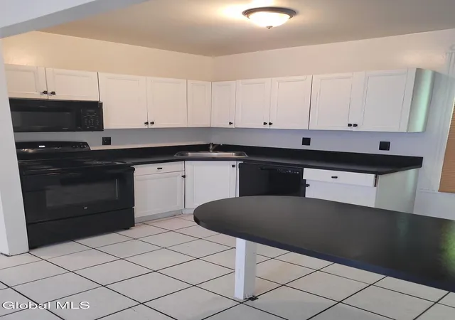 701-south-ave-schenectady-ny-12305/hzid_2c2a3903