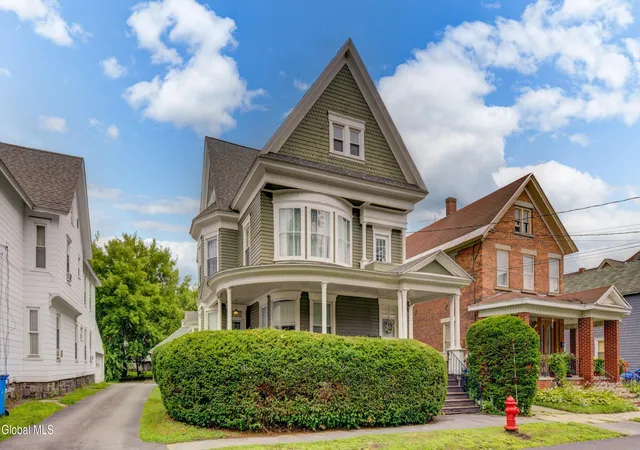 17-2nd-avenue-gloversville-ny-12078/hzid_9639096c