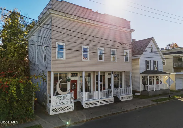 55-lawrence-st-glens-falls-ny-12801/hzid_36b7abbb