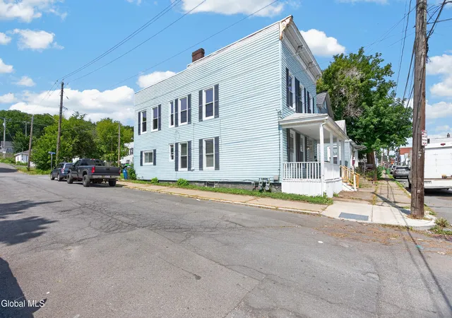 125-lancaster-st-cohoes-ny-12047/hzid_d52bb16e