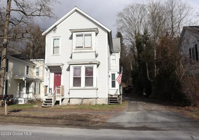 37-church-st-nassau-ny-12123/hzid_d171c9e3