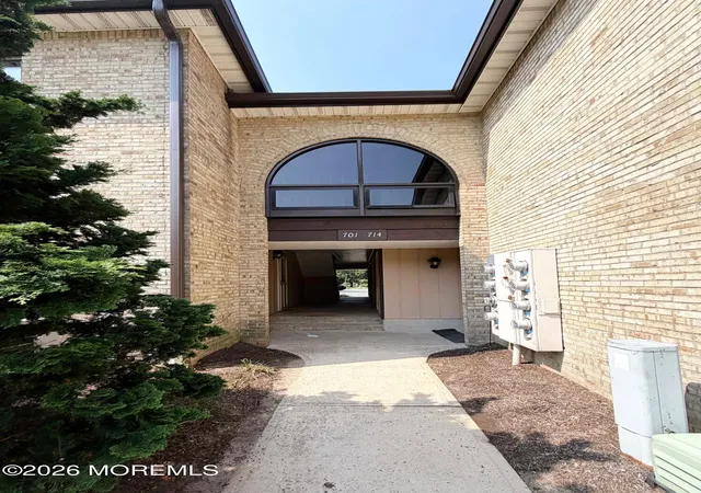 704-wellington-pl-matawan-nj-07747/hzid_3ec7dd64