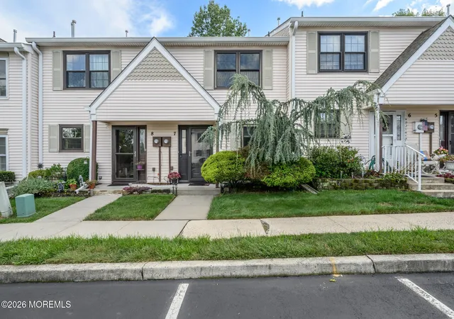 7-king-charles-ct-englishtown-nj-07726/hzid_ab294f35