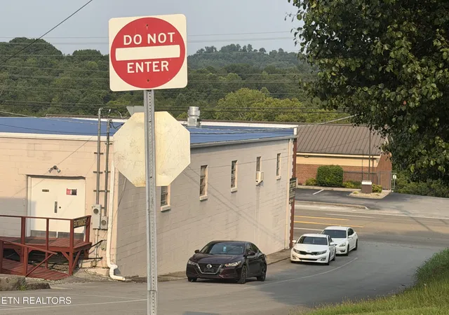 1751-n-broad-st-tazewell-tn-37879/hzid_5d29f9c1