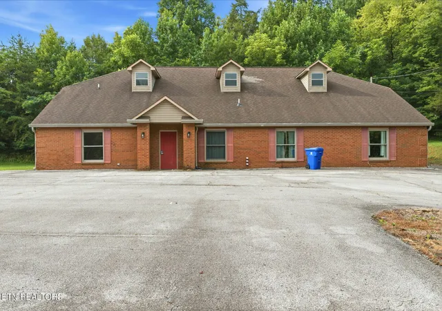 2215-s-roane-st-harriman-tn-37748/hzid_e0b33038
