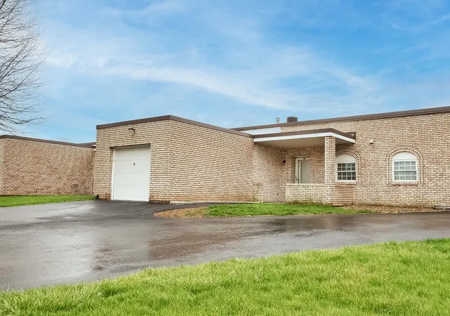 2750-iowa-dr-14-new-kensington-pa-15068/hzid_000b9928