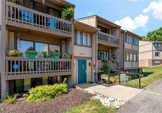 327-ridge-point-cir-11a-south-fayette-pa-15017/hzid_ecf4e9fe