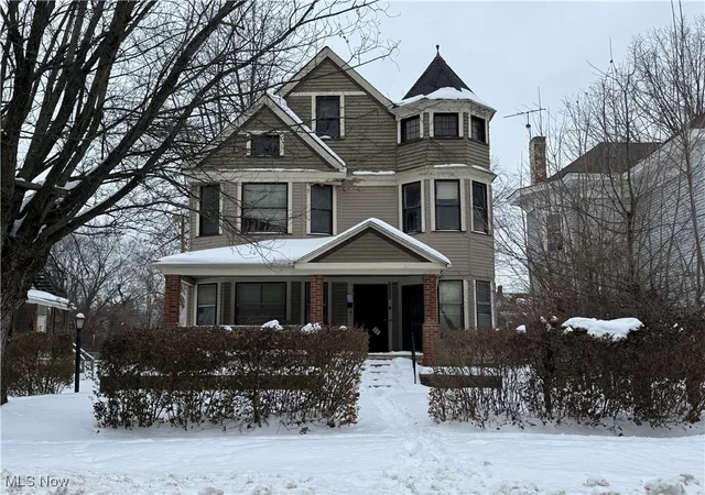 2206-e-93rd-street-cleveland-oh-44106/hzid_8725b4fb