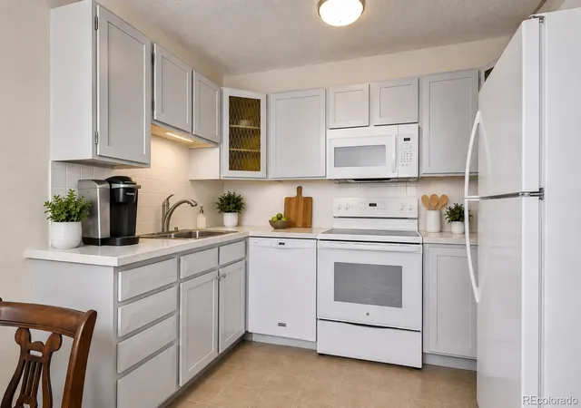 9385-e-center-ave-6a-denver-co-80247/hzid_114d5aeb
