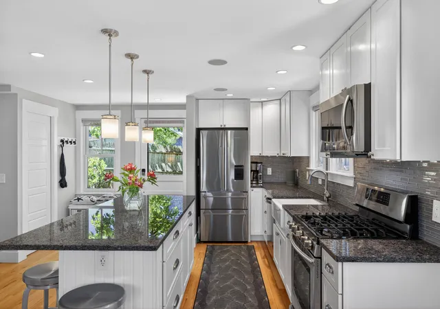 7-conant-st-unit-4-provincetown-ma-02657/hzid_973f7936