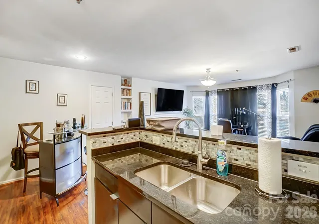 529-n-graham-st-2i-charlotte-nc-28202/hzid_422ef251
