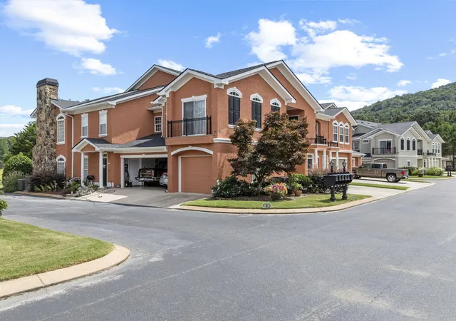 1111-renaissance-ct-chattanooga-tn-37419/hzid_2c2bc231