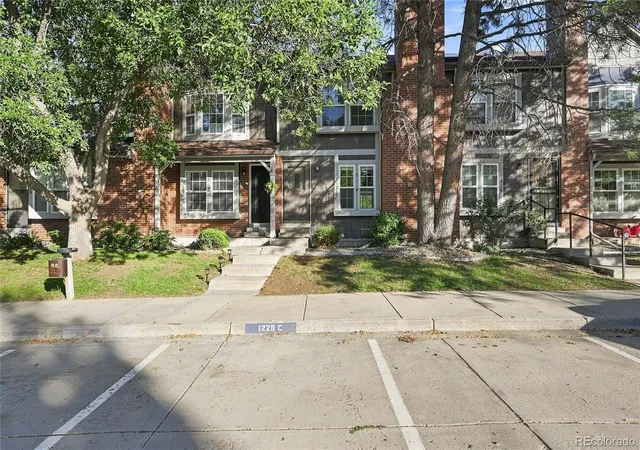 1228-s-flower-cir-c-lakewood-co-80232/hzid_750c2db9