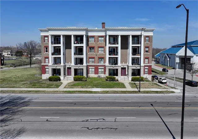 1614-e-linwood-blvd-kansas-city-mo-64109/hzid_22316887