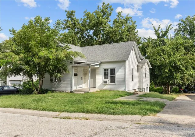 417-jackson-st-warrensburg-mo-64093/hzid_69b39b73