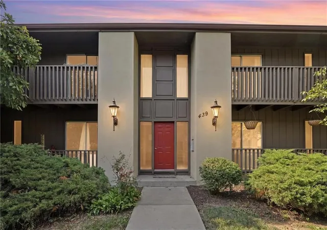 439-w-104th-street-d-kansas-city-mo-64114/hzid_1e6e9edc