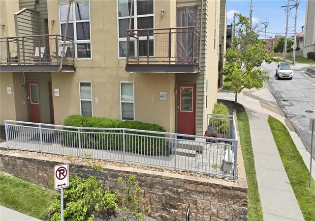 4577-madison-ave-e4-kansas-city-mo-64111/hzid_798aee92