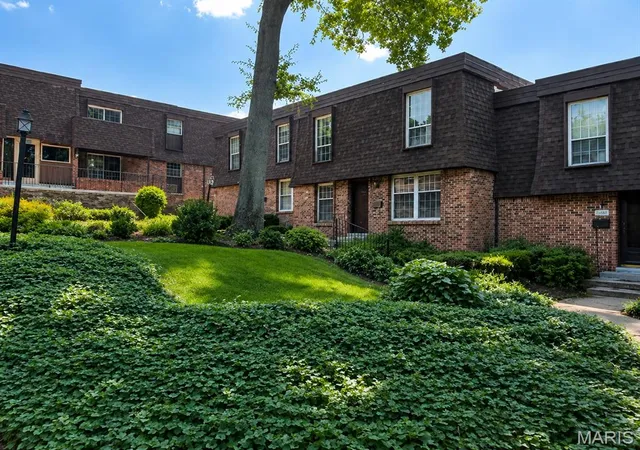 13507-coliseum-dr-c-chesterfield-mo-63017/hzid_84d933d0